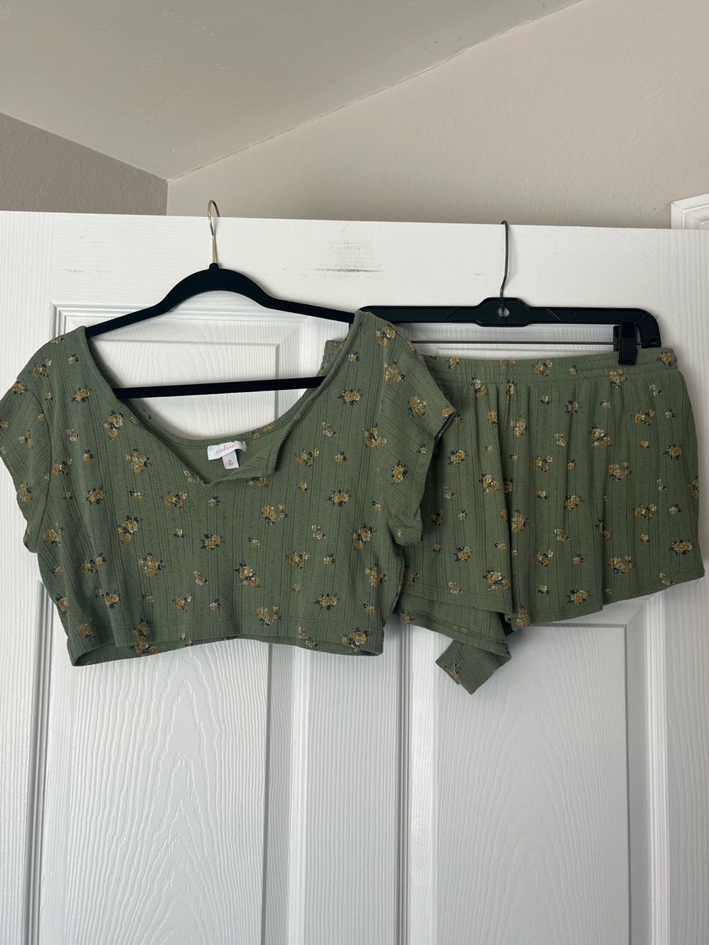 Colsie Floral Ribbed Matching Set - Picture 3 of 12